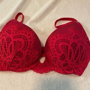 Victoria’s Secret lace bra
